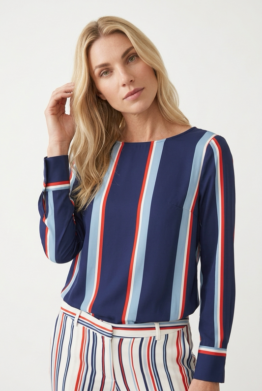 Stribet bluse i maritimt udtryk