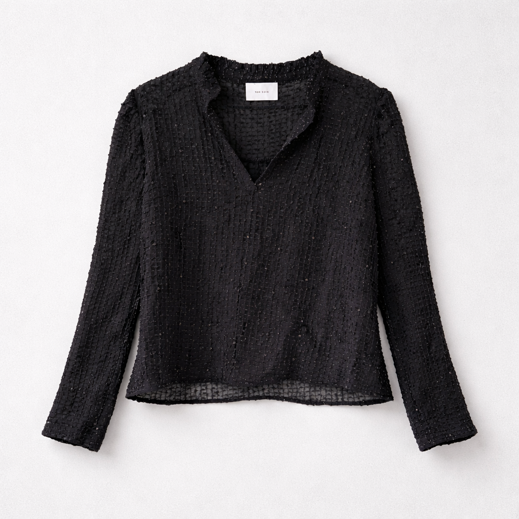 Smuk og elegant halvgennemsigtig bluse
