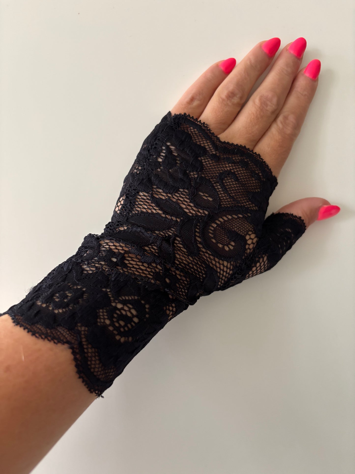 Behagelige fingerløse blondehandsker