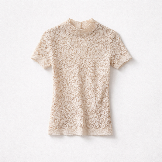 Feminin blondebluse i transparent udstyk