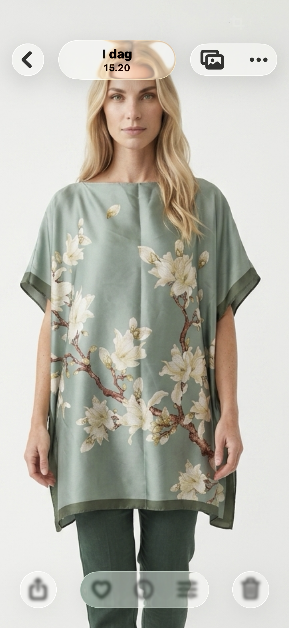 Luftig tunika i fint Magnolia-design
