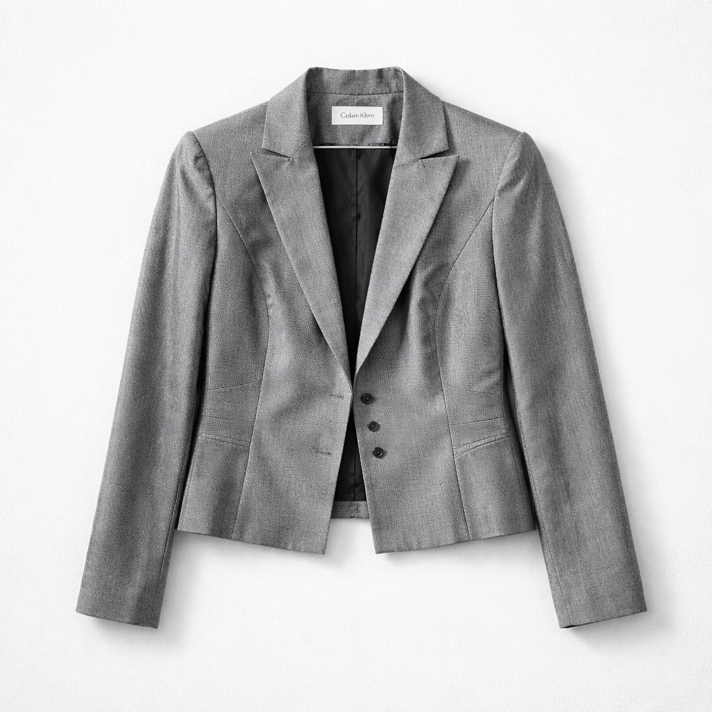 Lysegrå blazer med klassiske revers og knapdetalje
