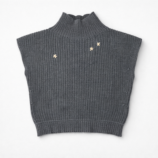 Chunky strikvest med små blomster