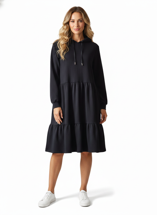 Sporty hettekjole - full body front view, Model B