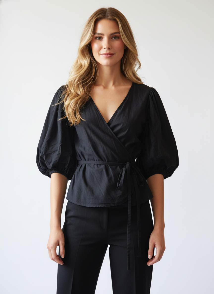Wrap-bluse med pufærmer - product detail crop, Model B