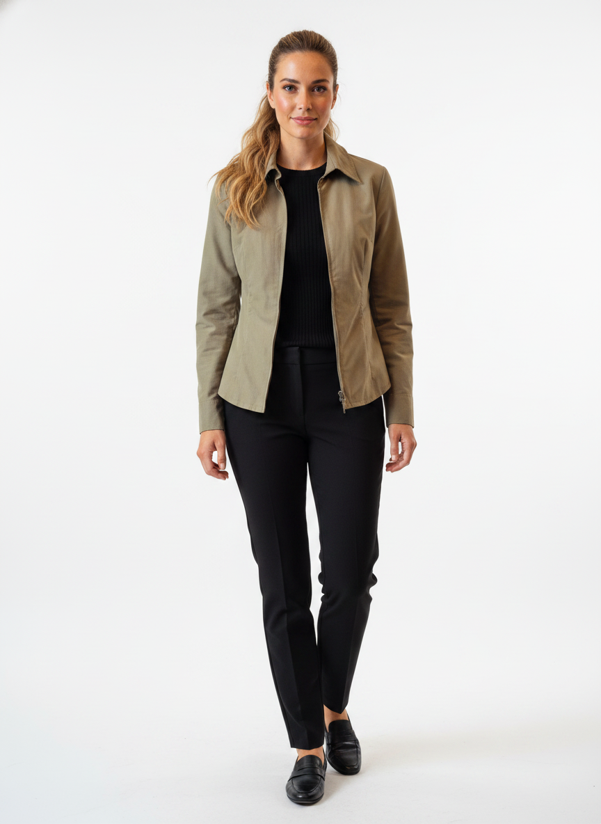 Model i khaki figursyet blazer med lynlås – step knit trousers